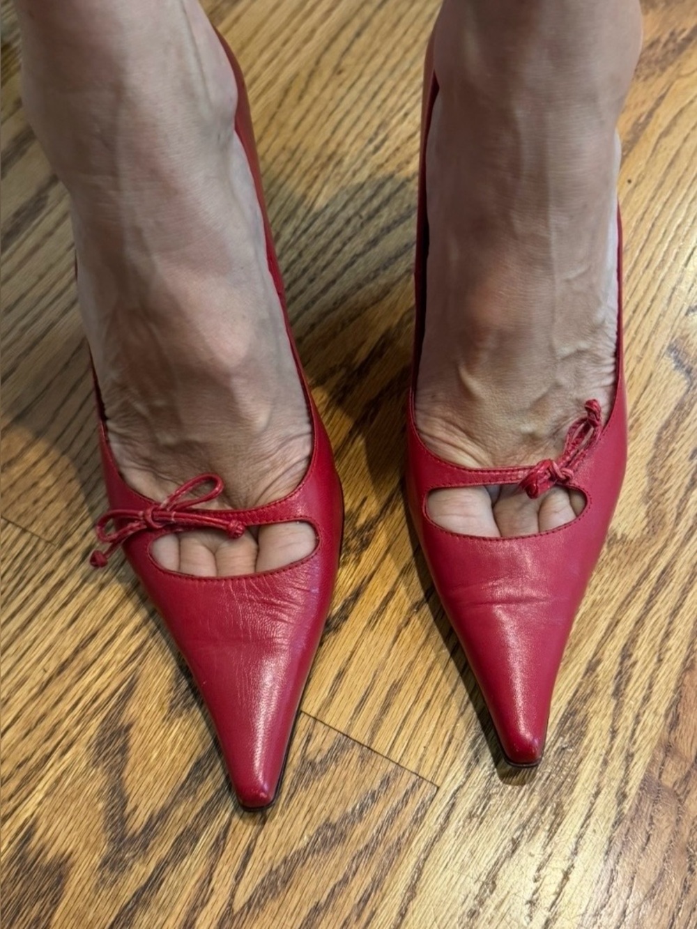 Charles David Red Pointed-Toe Pumps with Front Tie Decoration - Picture 8 of 11